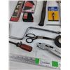 Image 7 : Spark Plug Socket, Torpedo Level, Sae Hex Key Set, Hammer, Utility Knife, Electrical Tape, Scissors