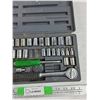 Image 3 : Ratchet Wrench & Socket Set