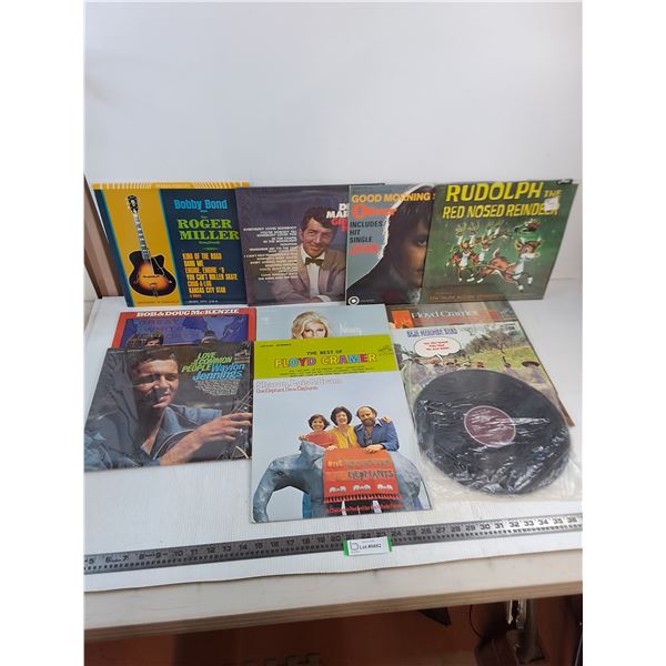 (12) Vintage Records (Dean Martin, Floyd Cramer, Bob & Doug McKenzie)