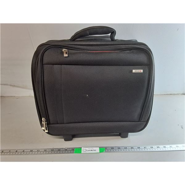 Solo Rolling Bag 16.5" x 7" x 14" Without Handle- Pickup Preferred