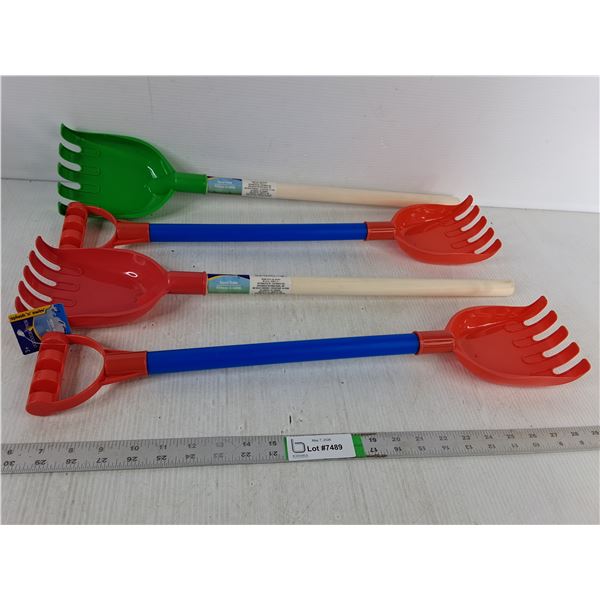 (4) Plastic Sand Rakes - PICK UP