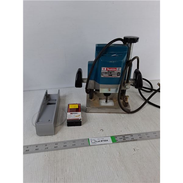 Makita Model 3600B Corded Plunge Router - As Is, Misc - PICK UP