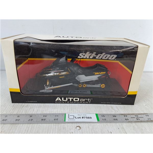 800 Triple Cylinder Mach-Z - NIB