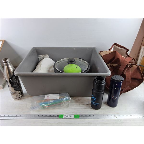 Electric Crock Pot Cooker - Powers On, As Is, Plastic Cutlery, Paper Towel, Water Bottles, Container