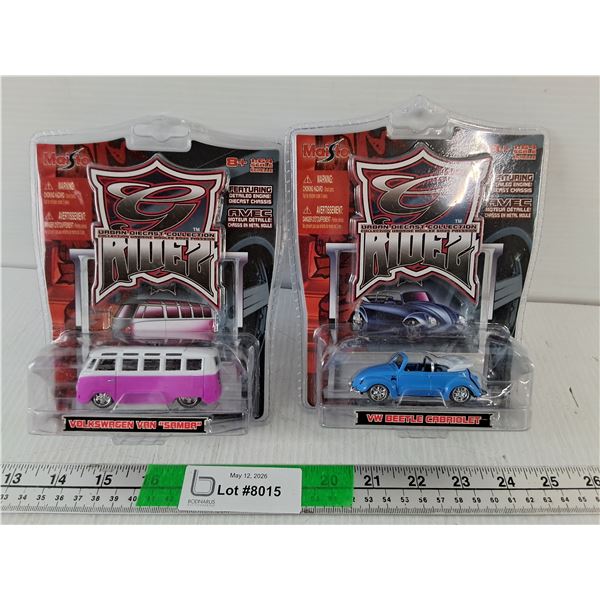 Maisto Volkswagen Model Samba & Beetle Cabriolet 1:64 Scale, NIB