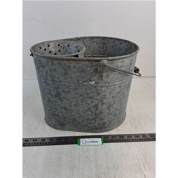 Vintage Galvanized Steel Mop Pail/Wringer