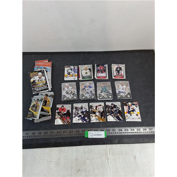 Collection of Assorted NHL Collector Cards & Wrappers - Unauthenticated