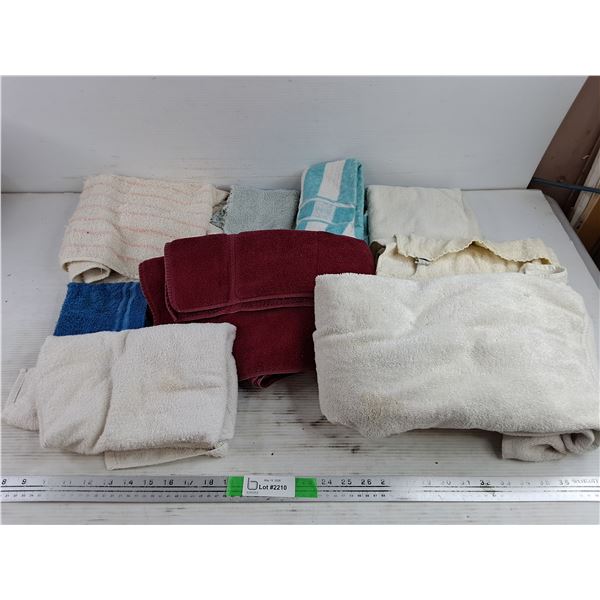 (9) Assorted Towels