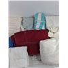 Image 3 : (9) Assorted Towels