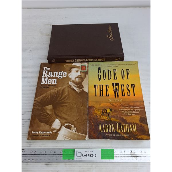 (3) Books - Louis Lamour, Leroy Victor Kelly, Aaron Latham
