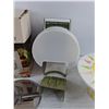 Image 4 : Ceramic Footed Cake Stand & Vintage Kitchen Magician - PICK UP