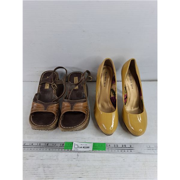 (2) Pairs of Woman's Shoes - Size 9