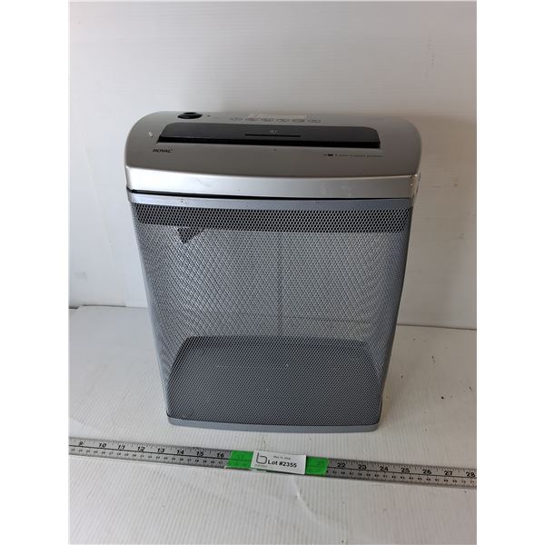 Royal Paper Shredder & Basket- Powers On, Cannot Ship