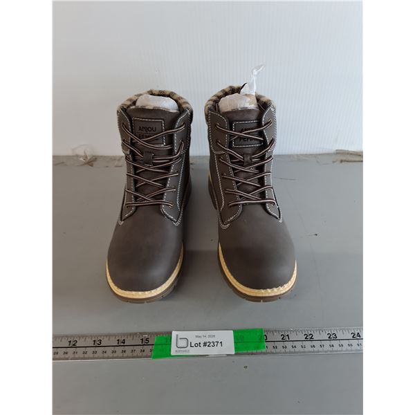 Women's Anjou Hiking Boots-8, Appear New