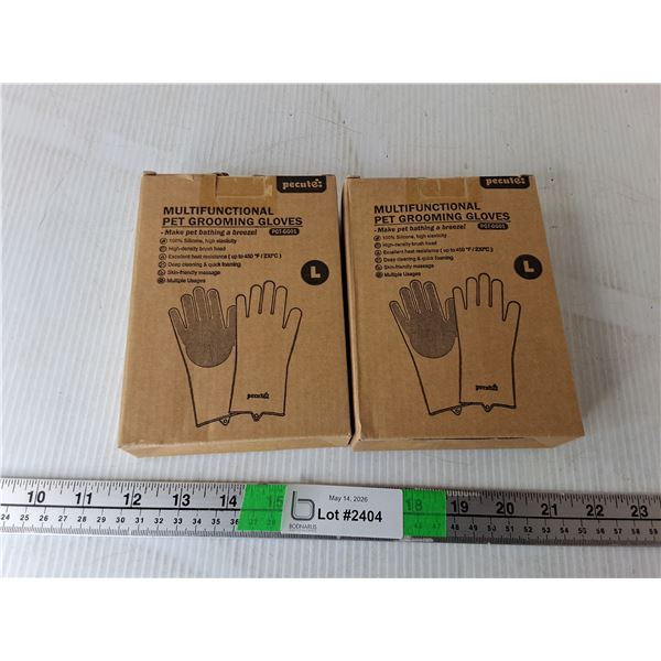 (2) Pairs of Multifunctional Pet Grooming Gloves-L
