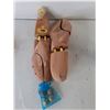 Image 2 : (4) Cedar Wood Shoe Trees, Size 41-42, Wood Balls & Bags