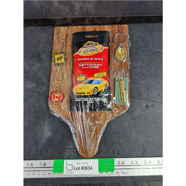 Ultra Shine Wash & Wax, (4) Canadian Keychains