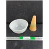 Image 1 : Milk Glass Mixing Bowl w/ Large Candle