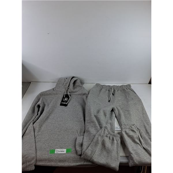 Gray Bunny Hug & Sweatpants - Size M