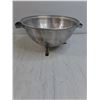 Image 4 : (2)  Enamelware Chamber Pots and Aluminum Strainer