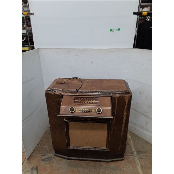 *Vintage RCA Victor Radio - As Is 36" x 34" x 14", PICKUP ONLY