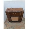 Image 4 : *Vintage RCA Victor Radio - As Is 36" x 34" x 14", PICKUP ONLY