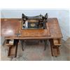 Image 2 : *Vintage Singer Treadle Sewing Machine  30" x 36" x 17" , PICKUP ONLY