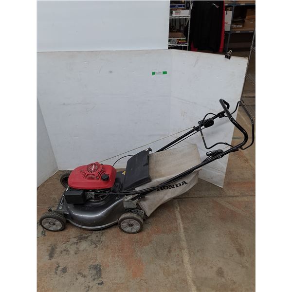 *Honda Lawnmower HRR216 - NEEDS TLC, AS IS, PICKUP ONLY