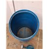 Image 4 : *89 L Plastic Barrel, Watering Can, Steel Rod 73", PICKUP ONLY