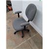 Image 3 : *Office Chair 36" x 21", PICKUP ONLY