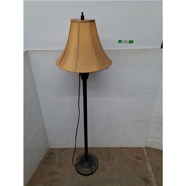 *Floor Lamp 5', Powers On, As Is, PICKUP ONLY