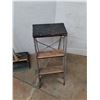 Image 3 : *Folding Step Ladder, Dust Pan & Broom - PICKUP ONLY