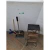 Image 4 : *Folding Step Ladder, Dust Pan & Broom - PICKUP ONLY