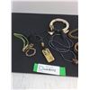 Image 2 : Bracelets, Costume Jewelry, Necklaces