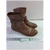 Image 1 : Brown Short Boots - 10W