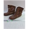 Image 2 : Brown Short Boots - 10W