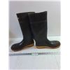 Image 2 : CSA Steel Toed Baffin Rubber Boots- Size 9
