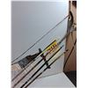 Image 2 : 53" Bow with (4) Arrows-32" long
