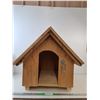 Image 1 : *Wooden Pet Shelter (20"x18"x22")( cannot ship, as is)
