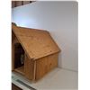 Image 3 : *Wooden Pet Shelter (20"x18"x22")( cannot ship, as is)