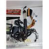 Image 5 : Sketch a Graph, Palm III Xe Organizer, LED Cordless Trouble Light, Boomerang, Travel First Aid Kit, 