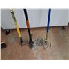 Image 2 : **Garden Claw, Fisker Weed Digger & Hoe, PICKUP ONLY