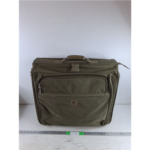 *Atlantic Garment Bag 23" x 21" x 7"