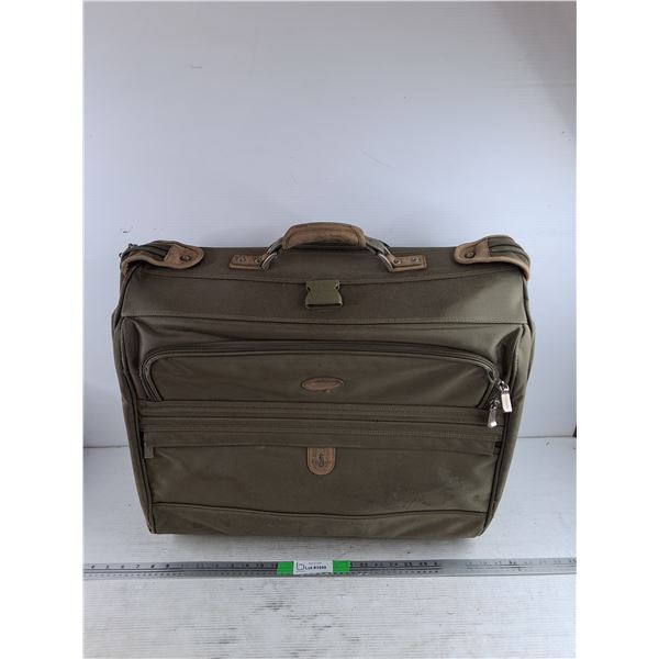 *Atlantic Garment Bag 23" x 21" x 7"