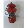 Image 3 : Vintage Coleman 200 Lantern from 1961 - 19" Tall with Handle
