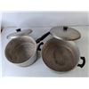 Image 3 : (2) Aluminum Pots with Lids Up to 10.5" & Wear-Ever Knife