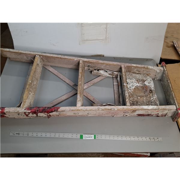 ** Painting Ladder 47 x 19", Cannot Ship