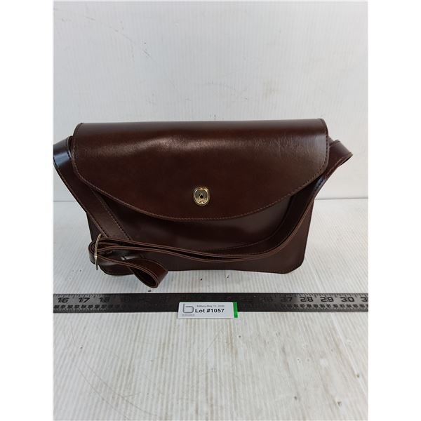 New RCMP Women's Issue Leather  Purse w/Pistol Compartment
