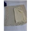 Image 3 : (4) Canadian Military Mesh Laundry Bags & Tote