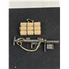 Image 2 : Scale Model PIAT Anti-Tank Gun & Accessories